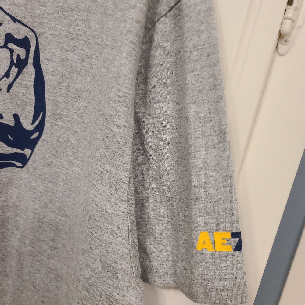 Armed & Dangerous American Eagle Outfitters T-Shirt - Picture 3 of 7